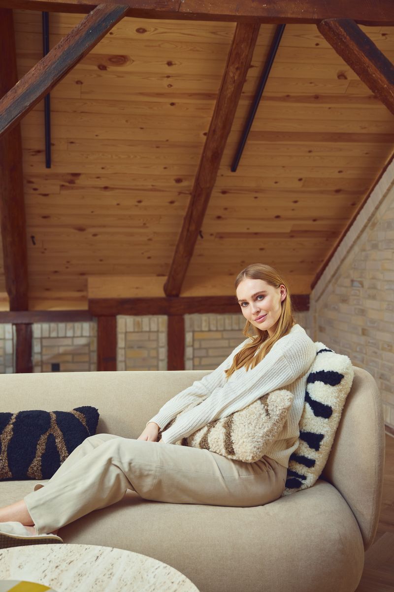 Zebra fårskinnskudde | Kort lugg | Nya Zeeland | Dubbelsidig | 60x60 cm Svart / Vit