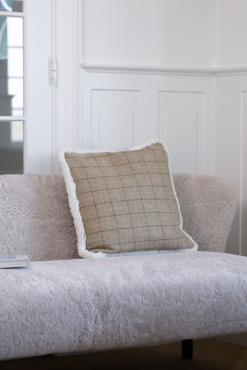 Checked Collection | Ullkudde | Kort lugg | 52x52 cm Rutigt / Beige / Vit