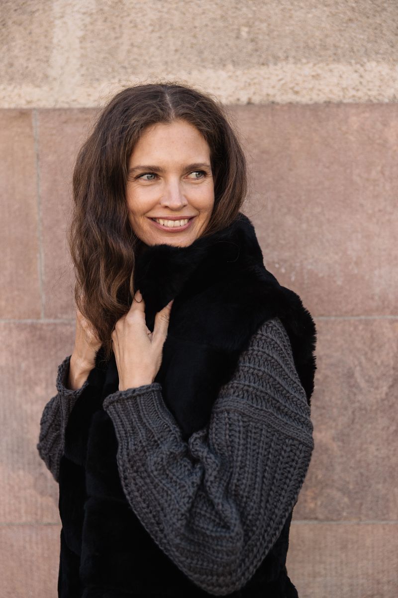 Caroline Vest Svart