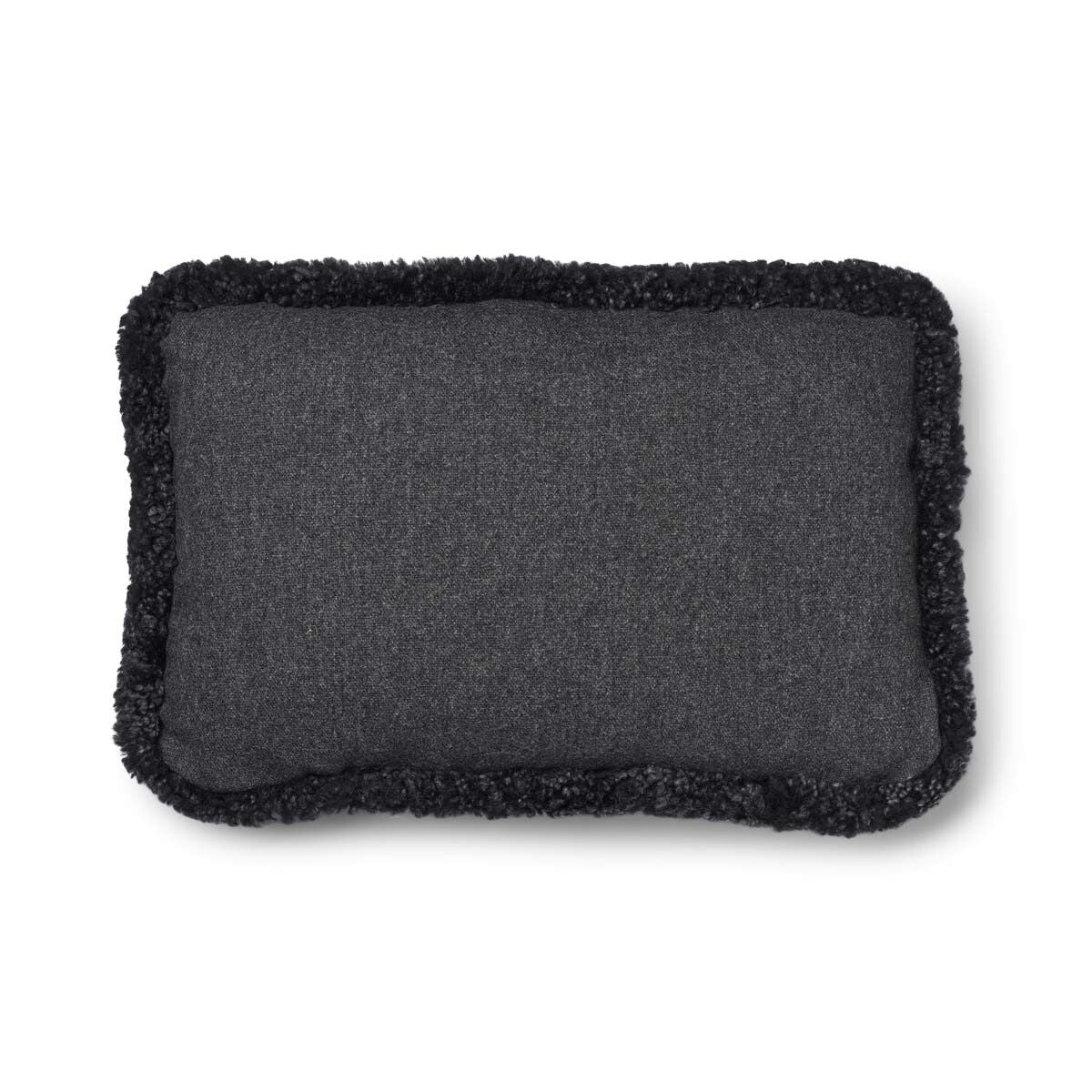 Classic Kort Lugg Fårskinn Kudde Charcoal/Anthracite