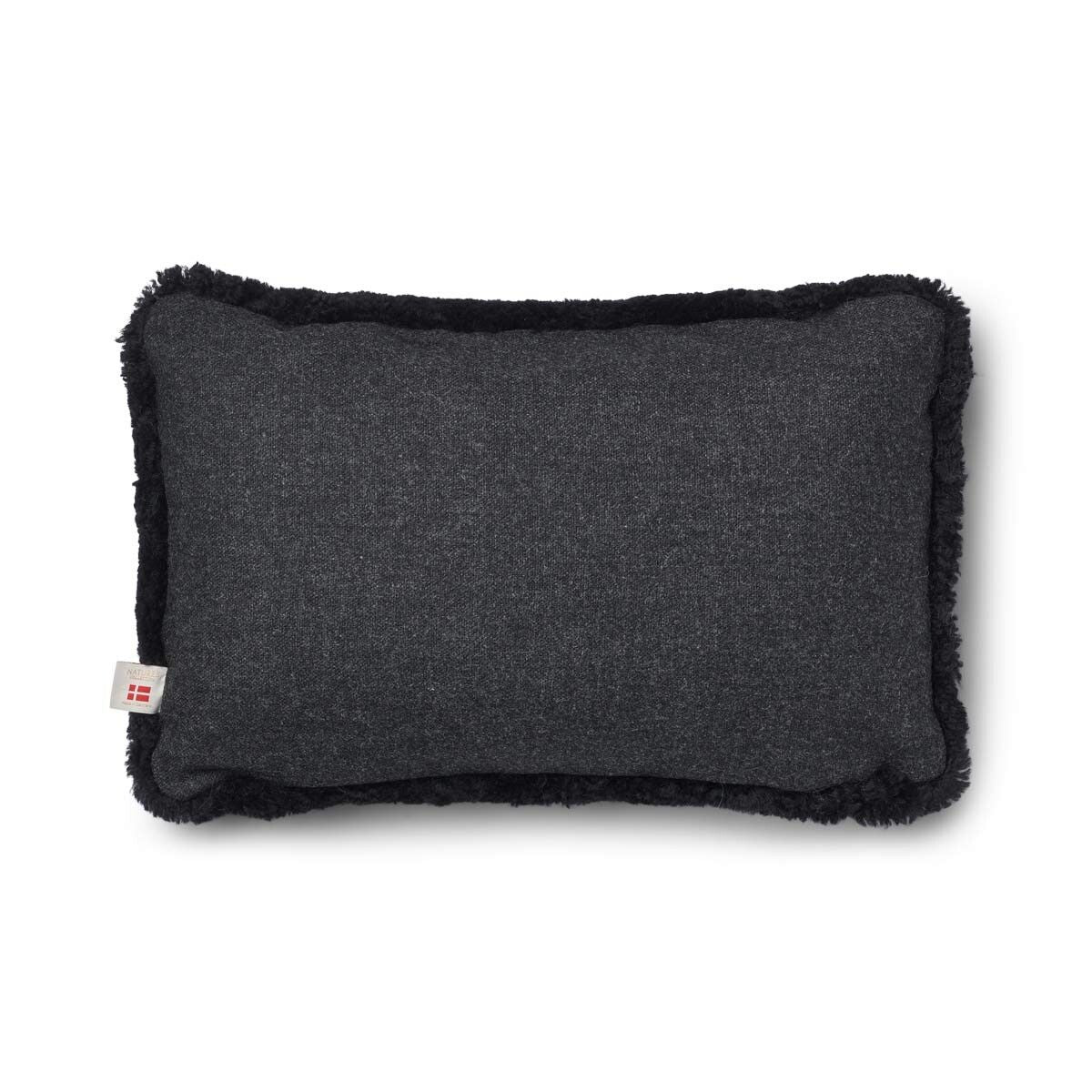 Classic Collection | Ullkudde | Kort lugg | 52x52 cm | 34x52 cm Kolgrå / Svart