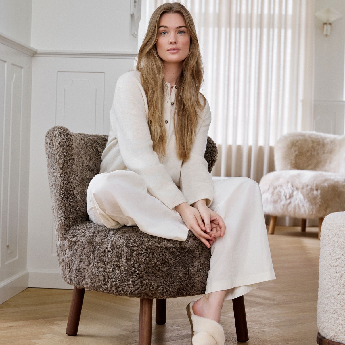 Emily Lounge Chair | Kort lugg Koksgrå