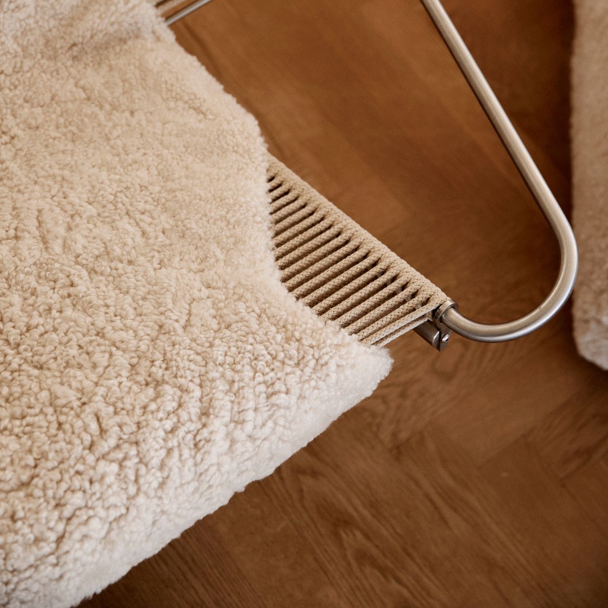 Fårskinn | Kort lugg | Nya Zeeland | 115x60 cm Koksgrå