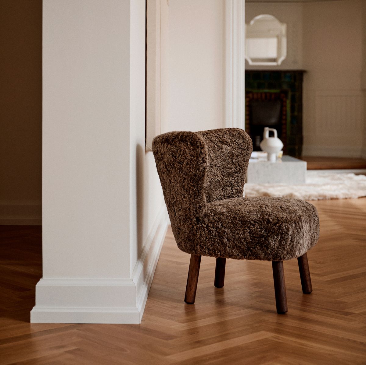 Emily Lounge Chair | Kort lugg Koksgrå