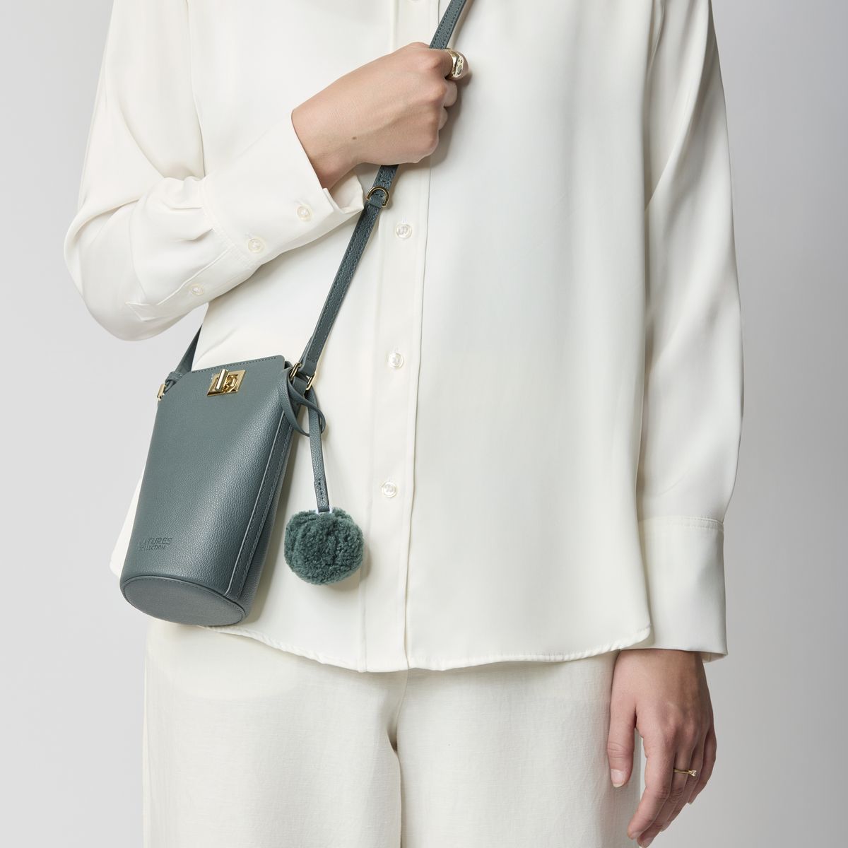 Adina mobilväska Antikgrön