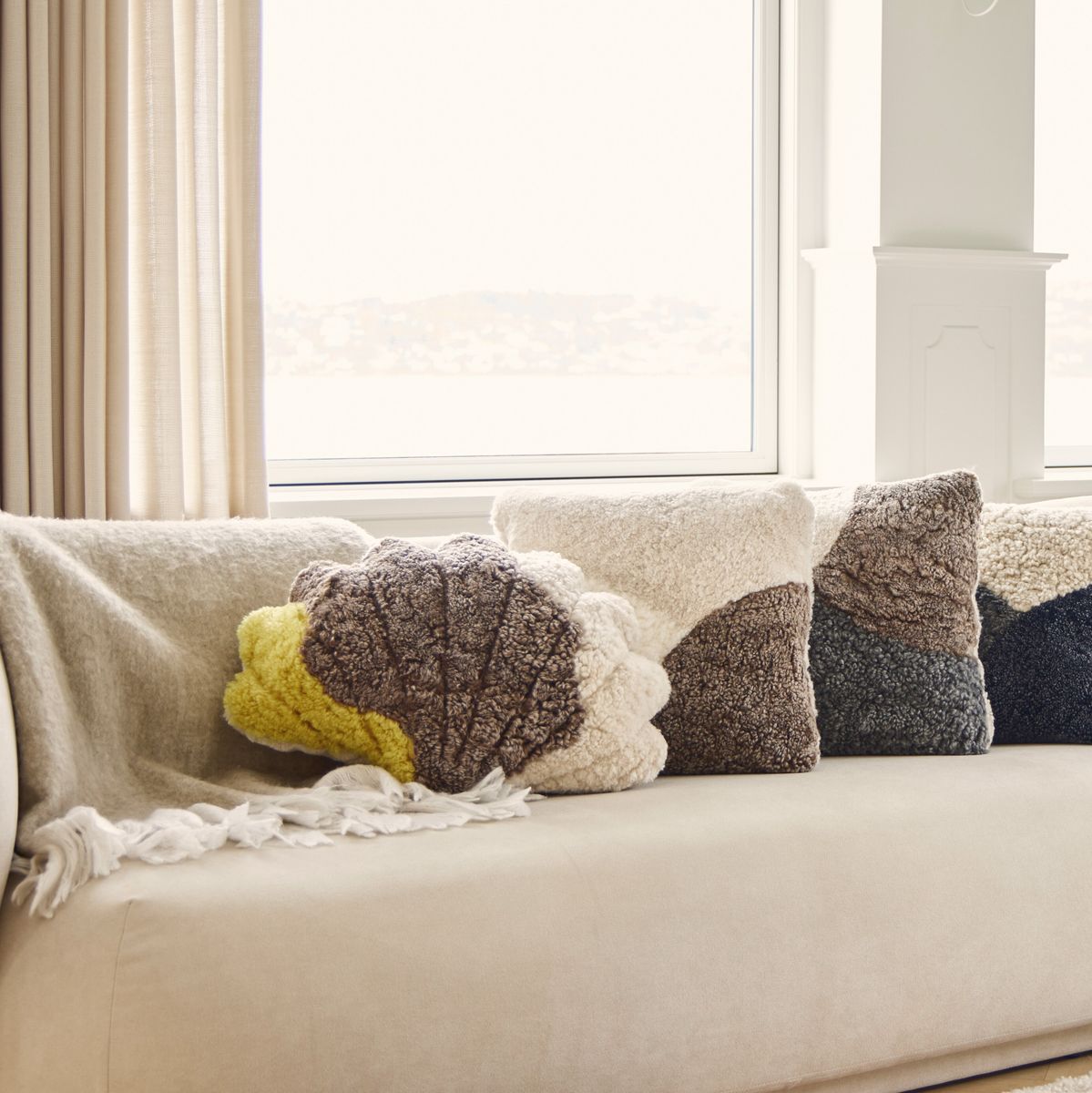 Pattern shell fårskinnskudde | Kort lugg | Nya Zeeland Gul / Ljusbrun / Beige