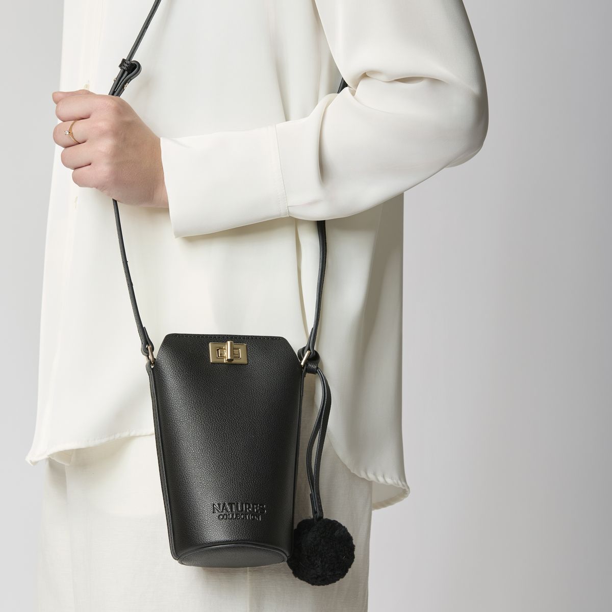 Adina mobilväska Antikgrön