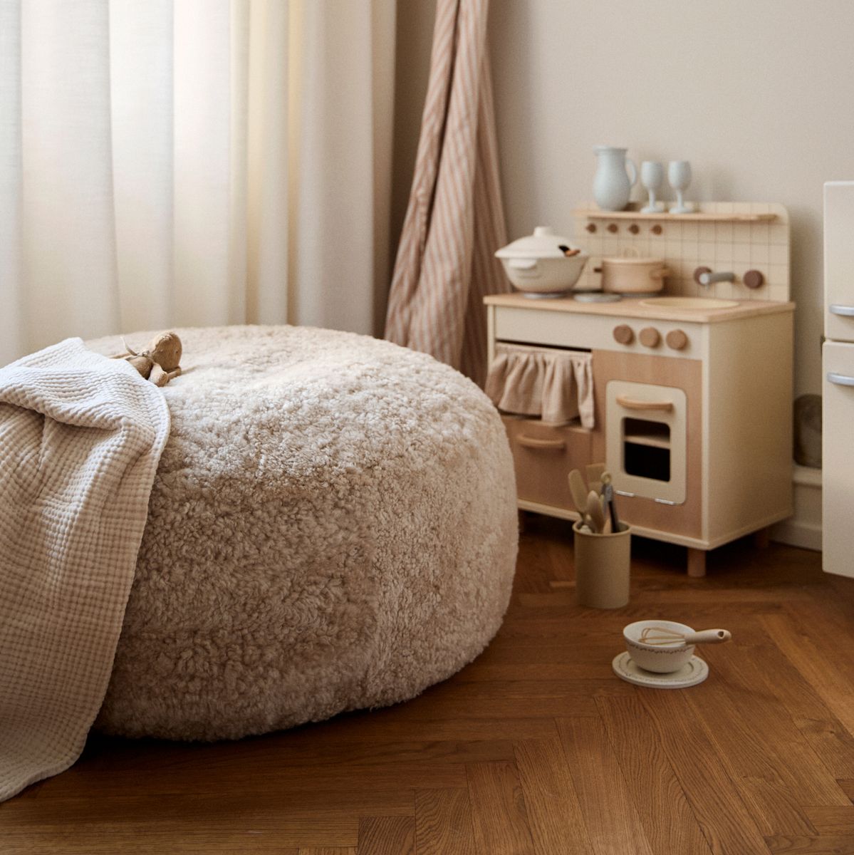 Runda saccosäck | Kort lugg | Nya Zealand | 73x74 cm & 93x92 cm Koksgrå