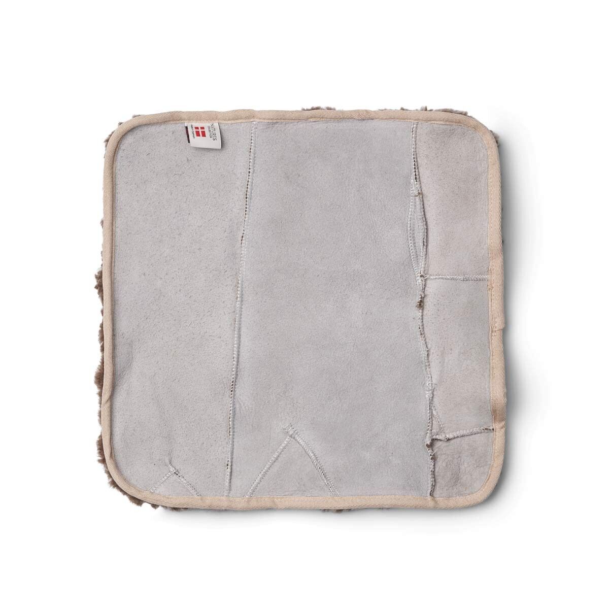 Zero Waste stolsdyna | Kort lugg | Nya Zeeland | 35x35 cm Ljusbrun