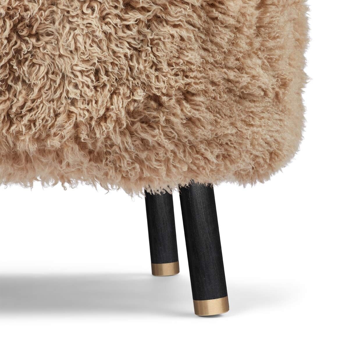 Emil Lounge Chair | Lång ull Honung