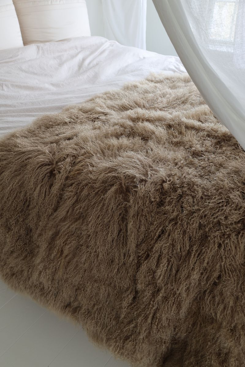 Fårskinnsfilt | Lockig | Tibet | 140x180 cm Gyllene Vit