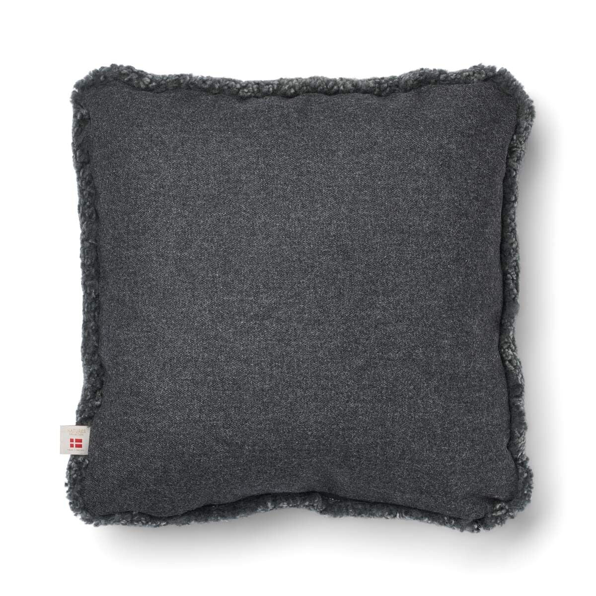 Classic Collection | Ullkudde | Kort lugg | 52x52 cm | 34x52 cm Mörkgrå / Grå