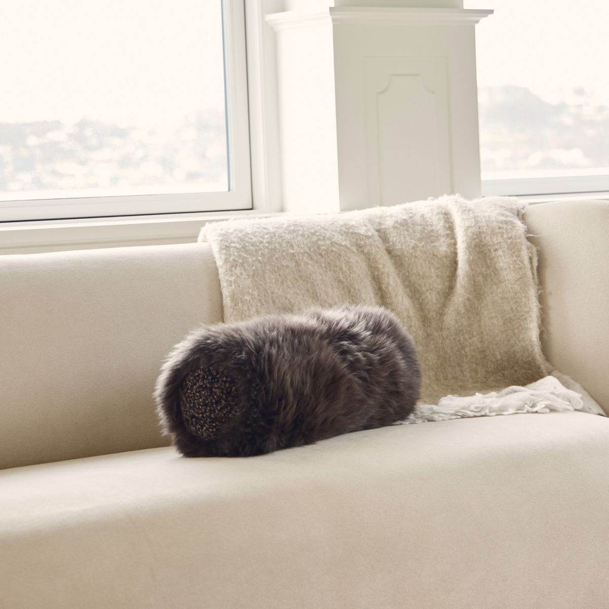 Bolsterkudde | Lång lugg, kort lugg | Nya Zeeland | Ø20xL52 cm Svart / Svart