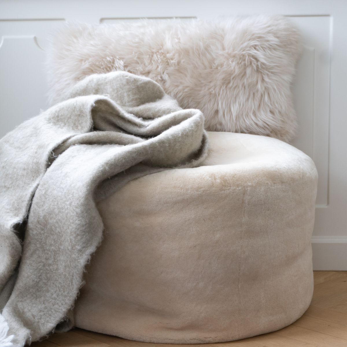 Runda pouf | Mockasin | Nya Zeeland | D55xH36 cm Kastanj