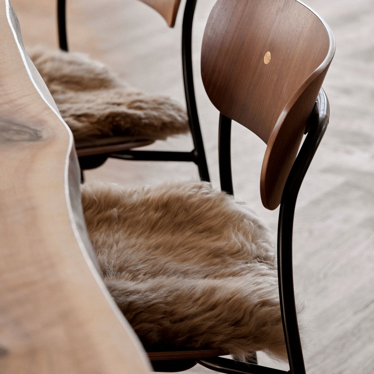 Lång Lugg Fårskinn Stolsdyna Svart