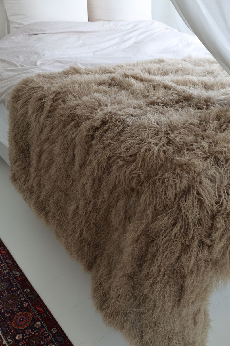 Fårskinnsfilt | Lockig | Tibet | 140x180 cm Gyllene Vit