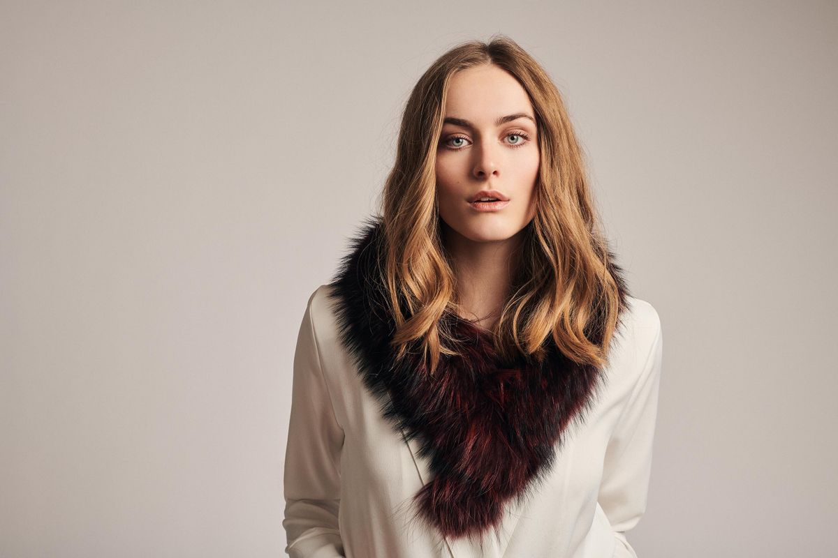 Klara pälskrage Bordeaux