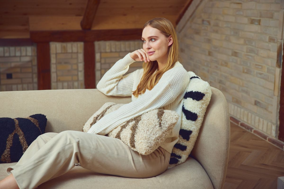 Zebra fårskinnskudde | Kort lugg | Nya Zeeland | Dubbelsidig | 60x60 cm Svart / Vit