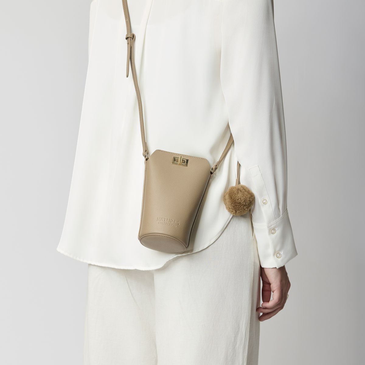 Adina mobilväska Antikgrön