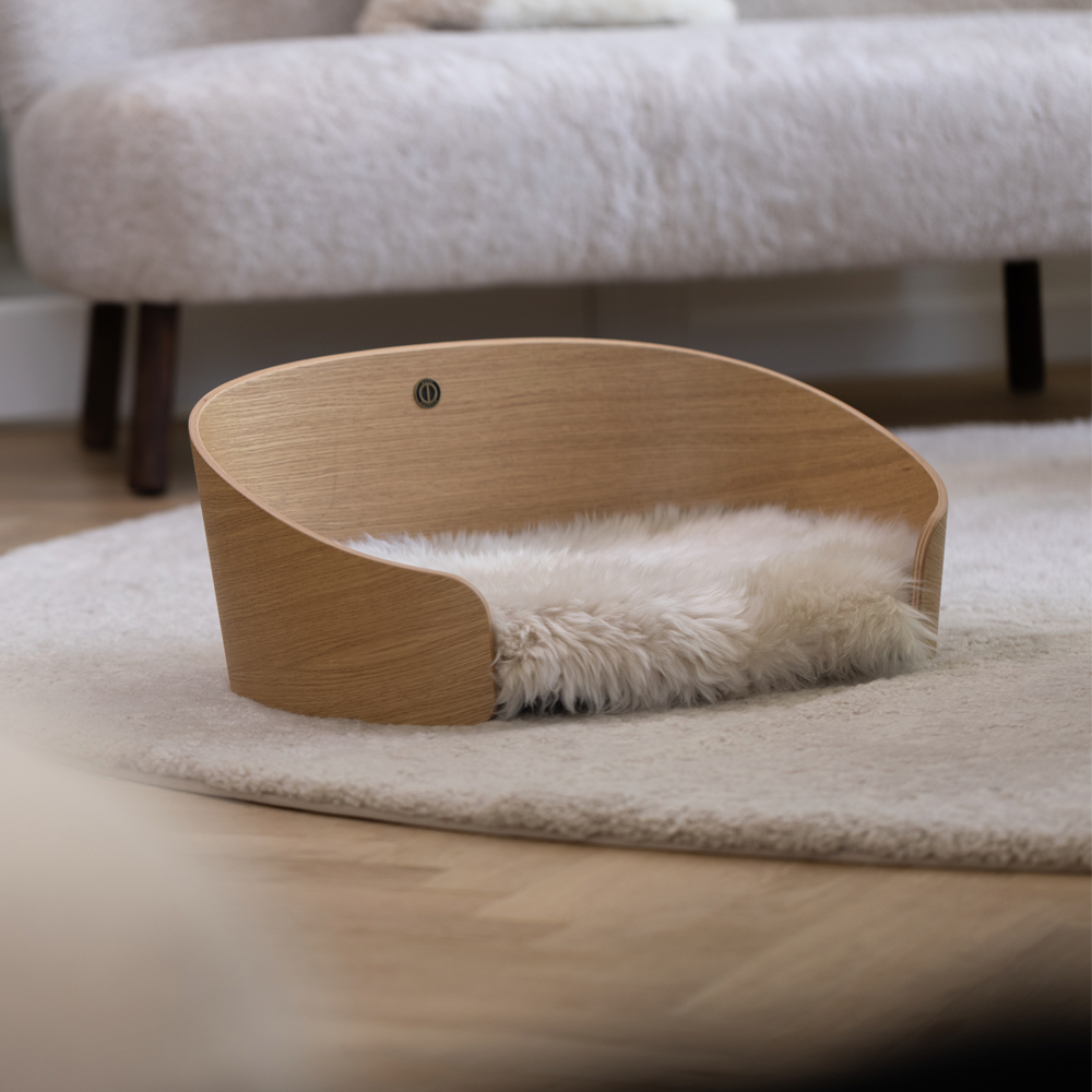 Hundkorg Svart ek och svart fårskinn