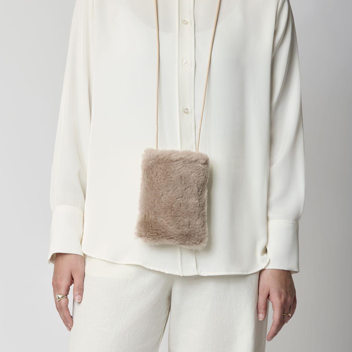 Gwen Mobilväska Beige